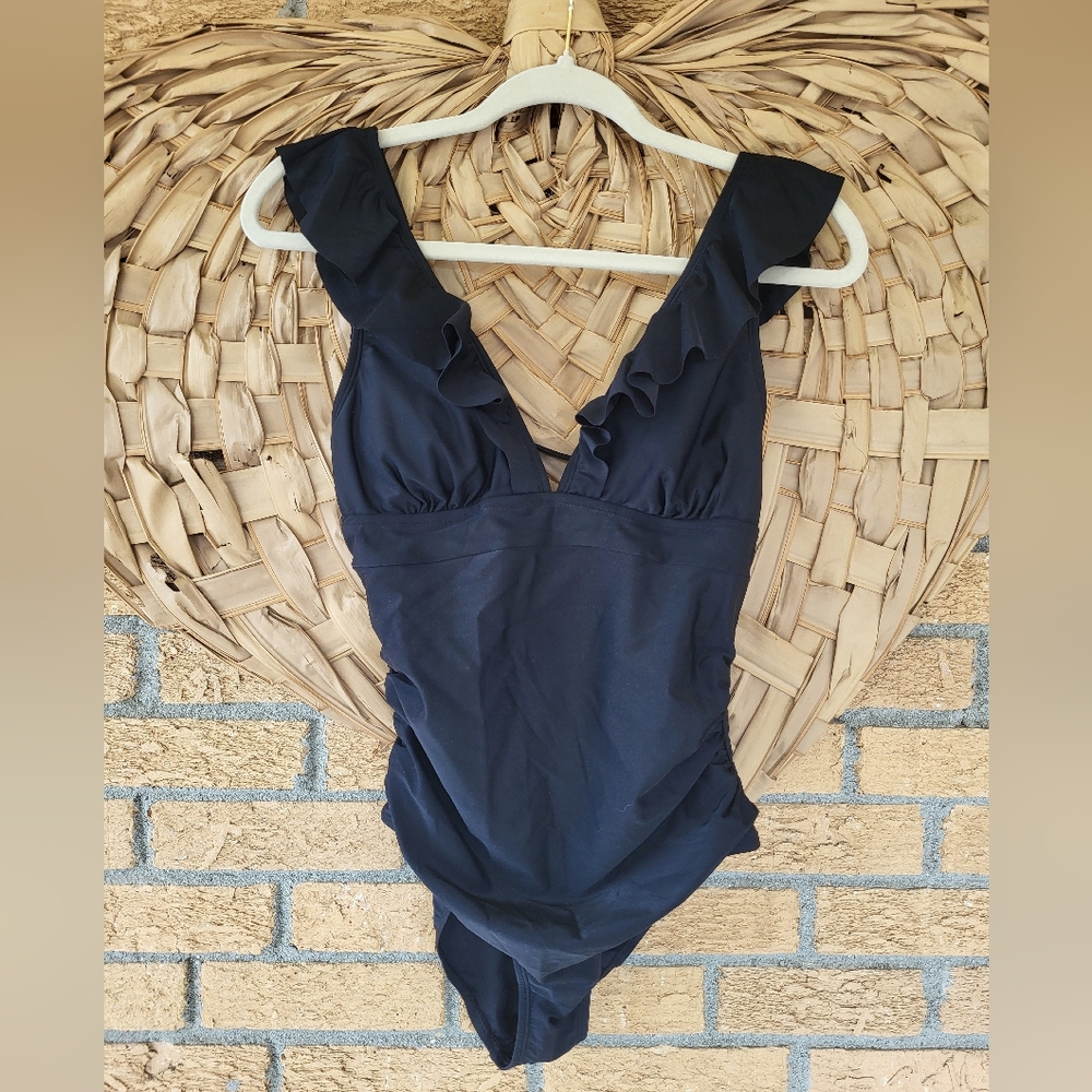 NWT Cupshe Black One Piece Swimsuit V Neckline Ruched Sides/Tummy Size M Ruffle